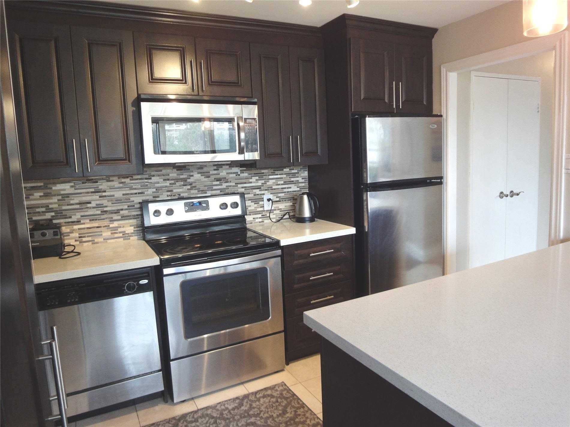 303-3695 Kaneff Cres  