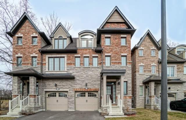 1221 Owls Head Rd  