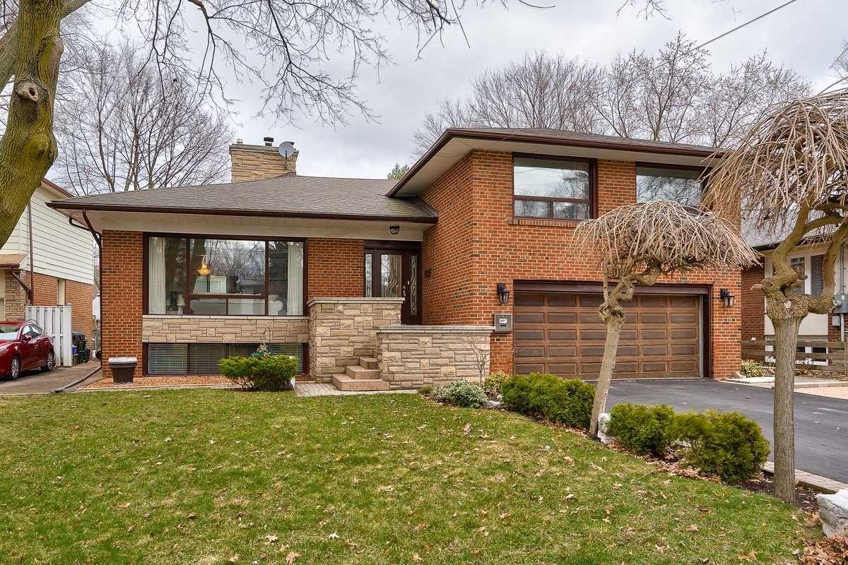 3097 The Credit Woodlands  