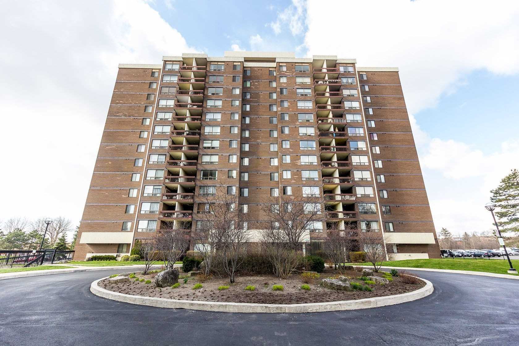 604-2556 Argyle Rd  