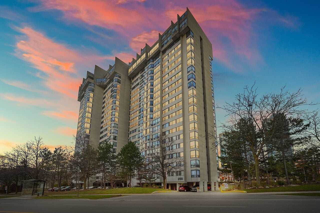 1701-200 Robert Speck Pkwy  
