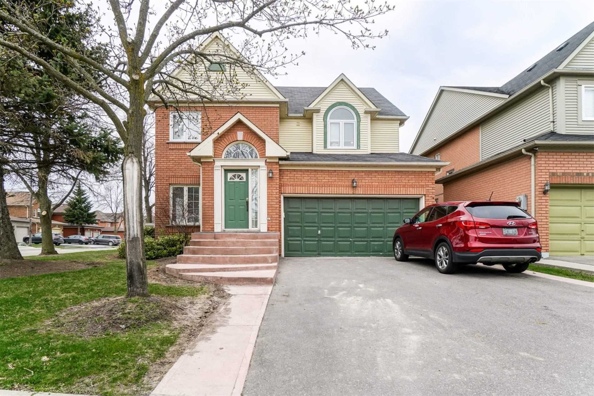 2 Red Cedar Cres  