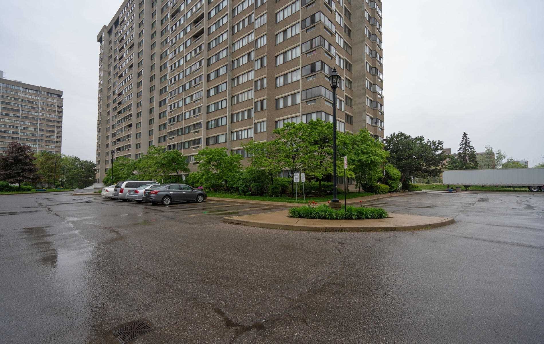 102-50 E Elm Dr  