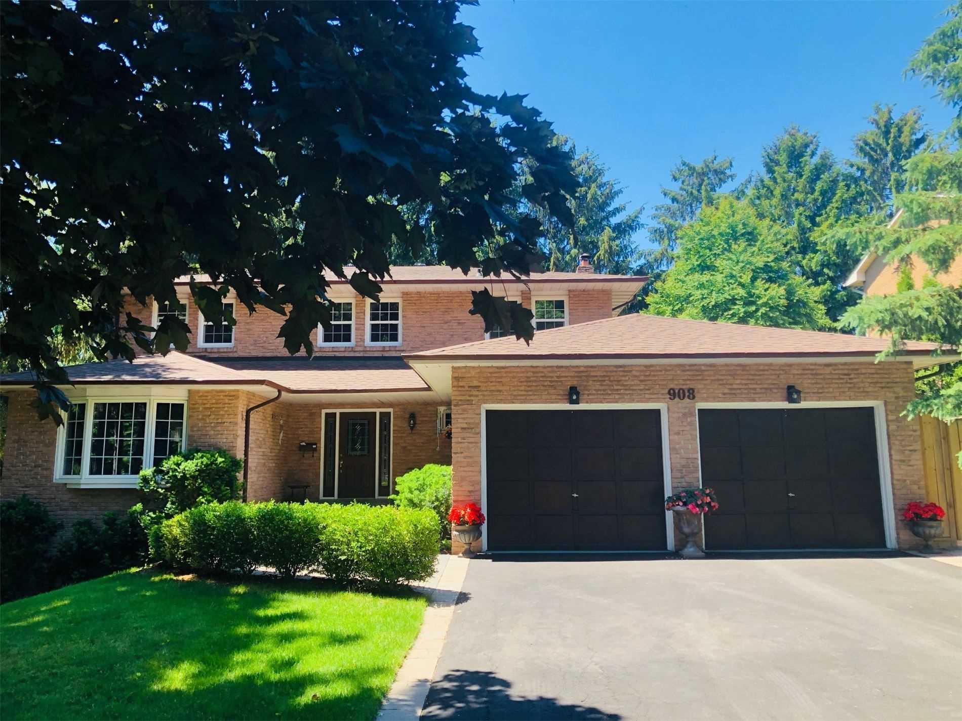 908 Bexhill Rd  