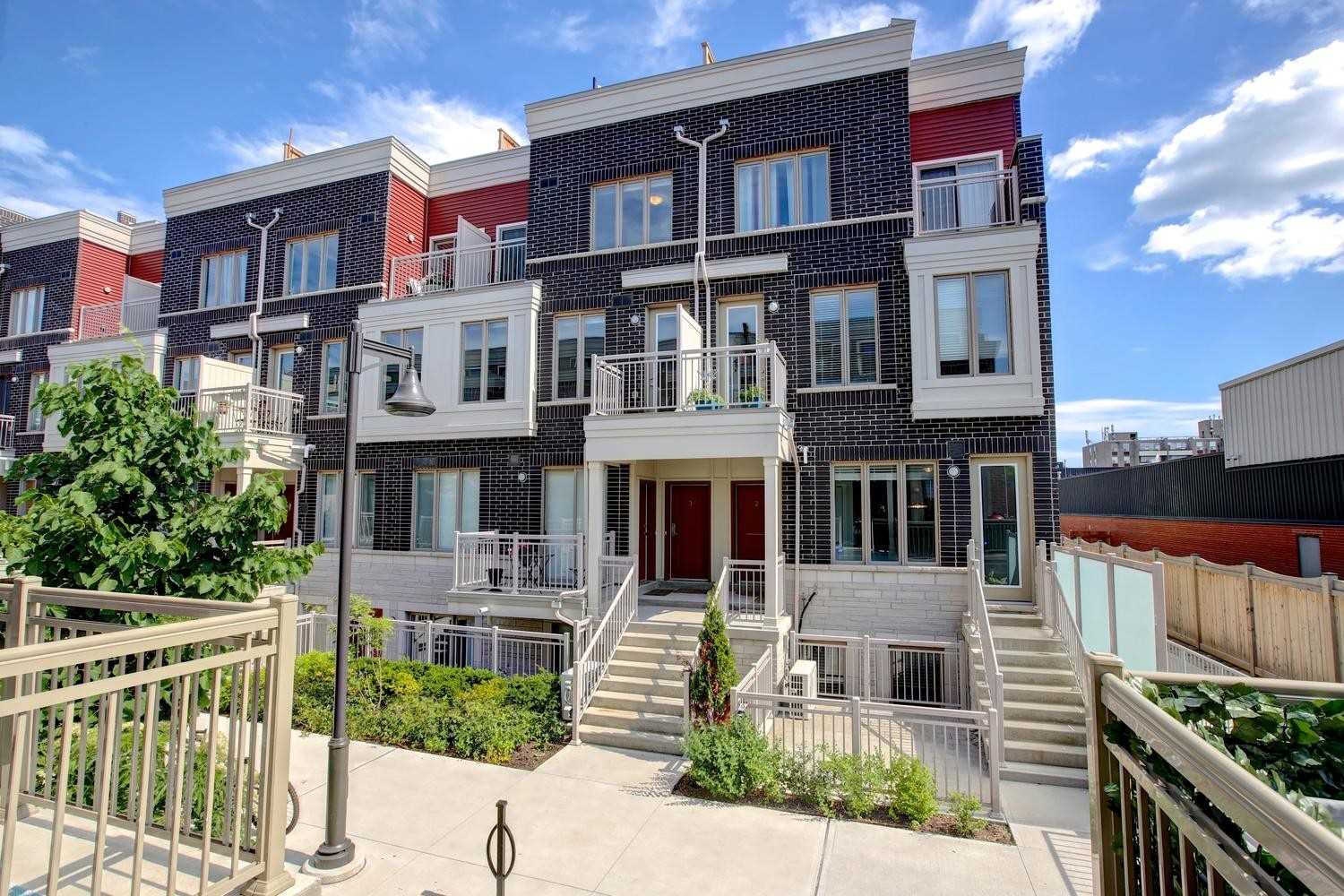 3-90 Eastwood Park Gdns  