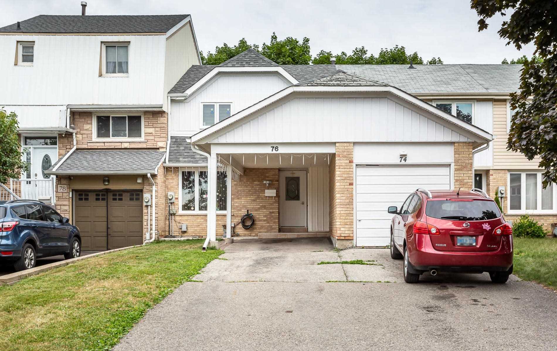 76 Courtleigh Sq  