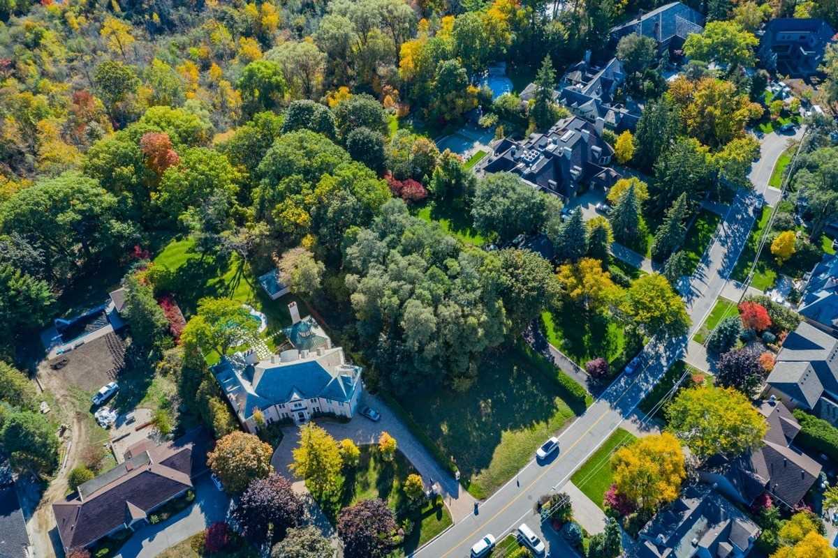 21 Edgehill Road, Toronto, ON, M9A 4N1