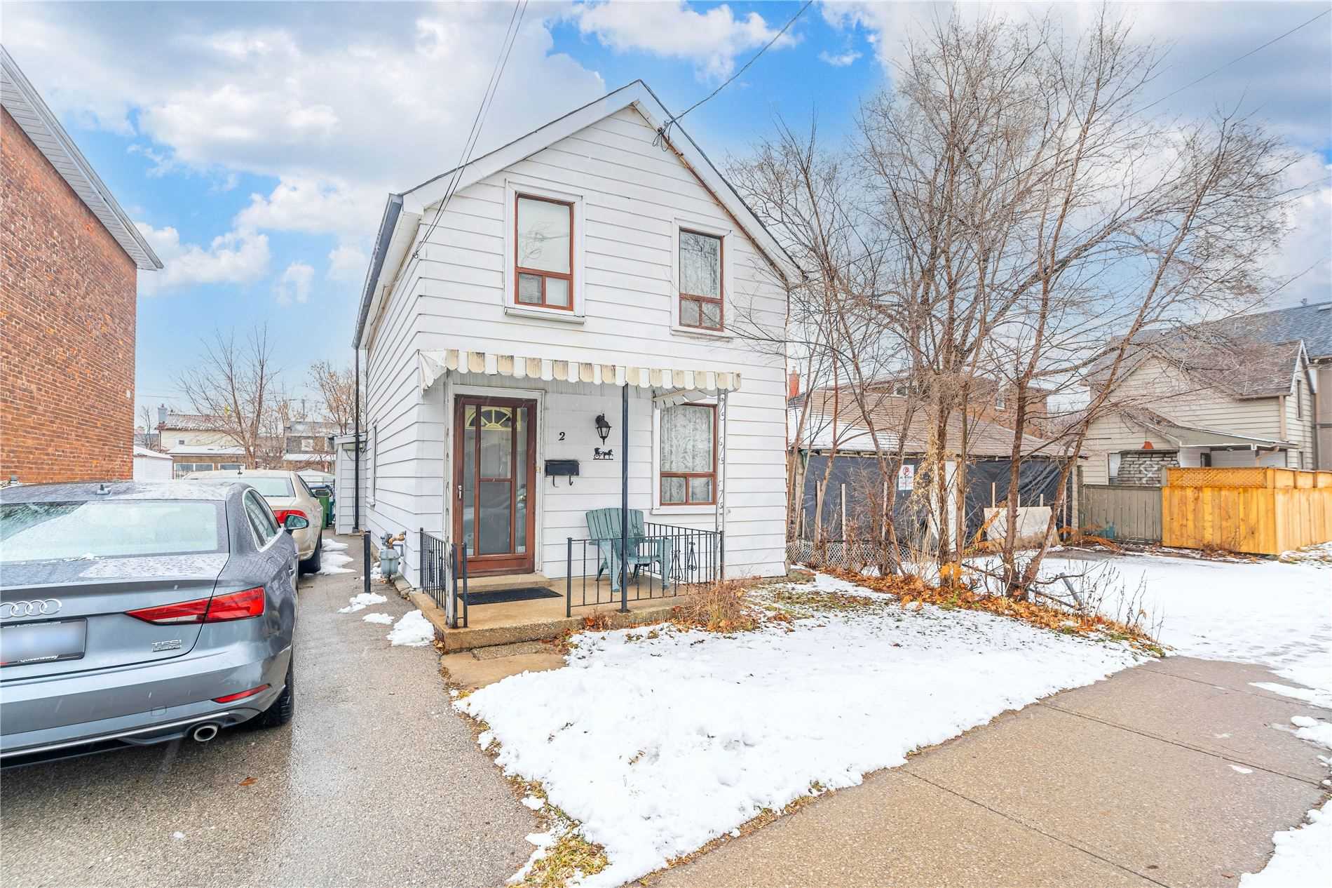 2 Goldwin Avenue, Toronto, ON, M6M 2C4