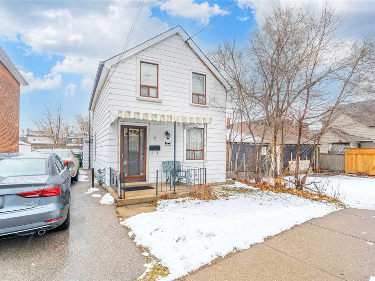 2 Goldwin Avenue, Toronto, ON, M6M 2C4