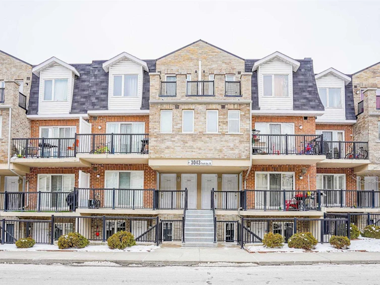 2034-3043 Finch Avenue, Toronto, ON, M9M 0A6