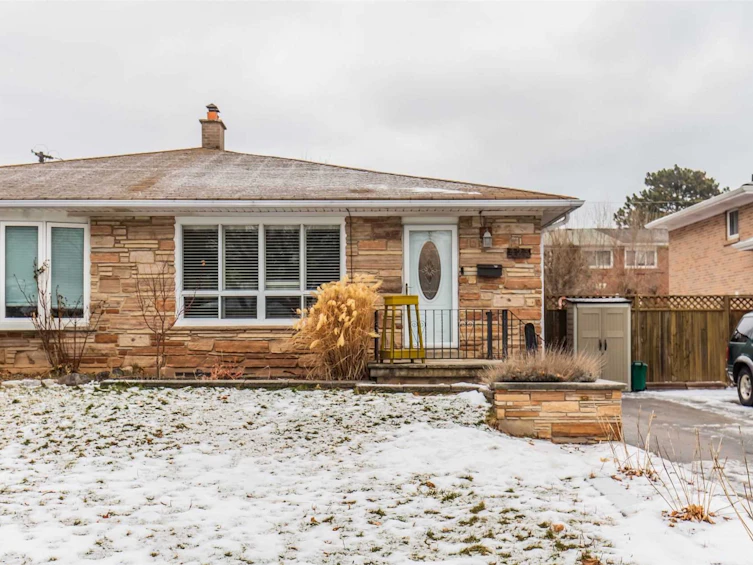 423 Melores Drive, Burlington, ON, L7L 4V3