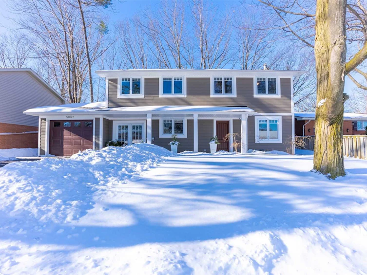 5087 Meadowhill Road, Burlington, ON, L7L 3K7