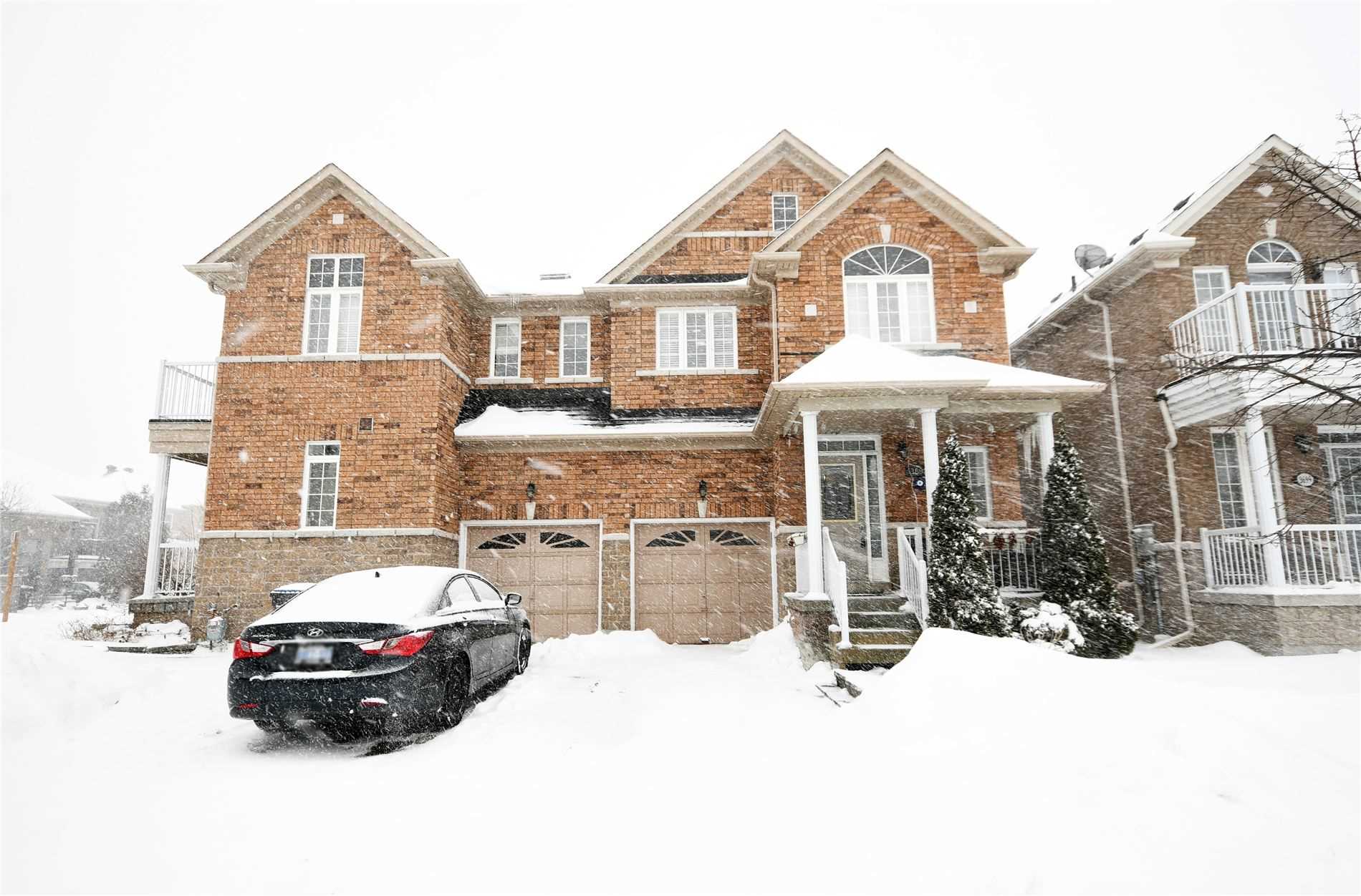 3695 Bloomington Cres  