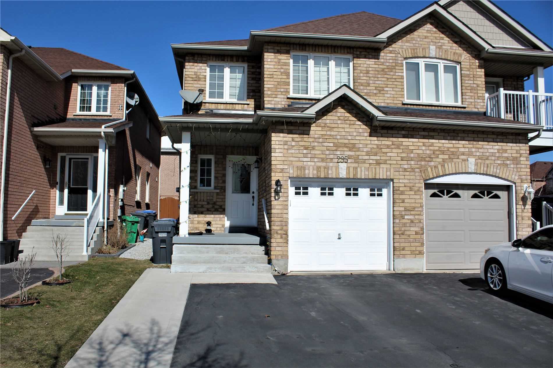 295 Oaktree Circ  