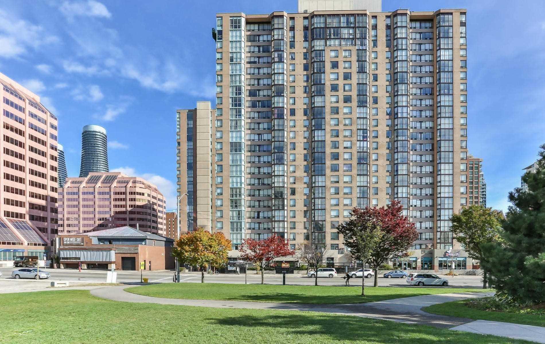 #806 -285 ENFIELD PL  