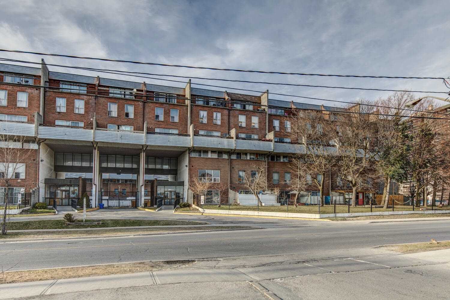 225-10 Eddystone Avenue, Toronto, ON, M3N 2T2