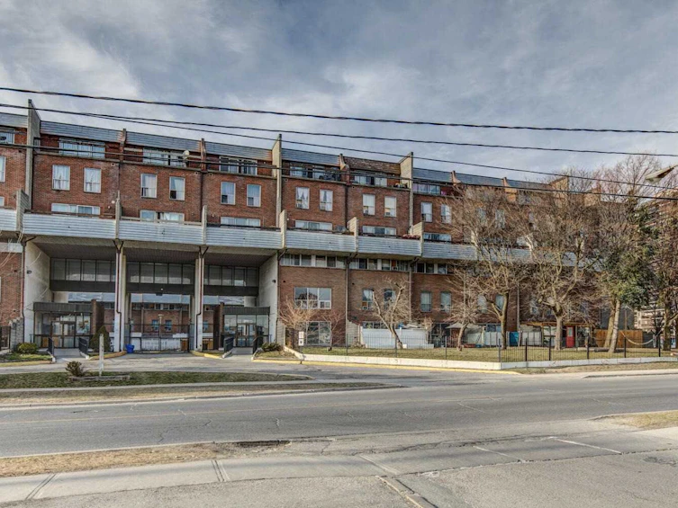 225-10 Eddystone Avenue, Toronto, ON, M3N 2T2