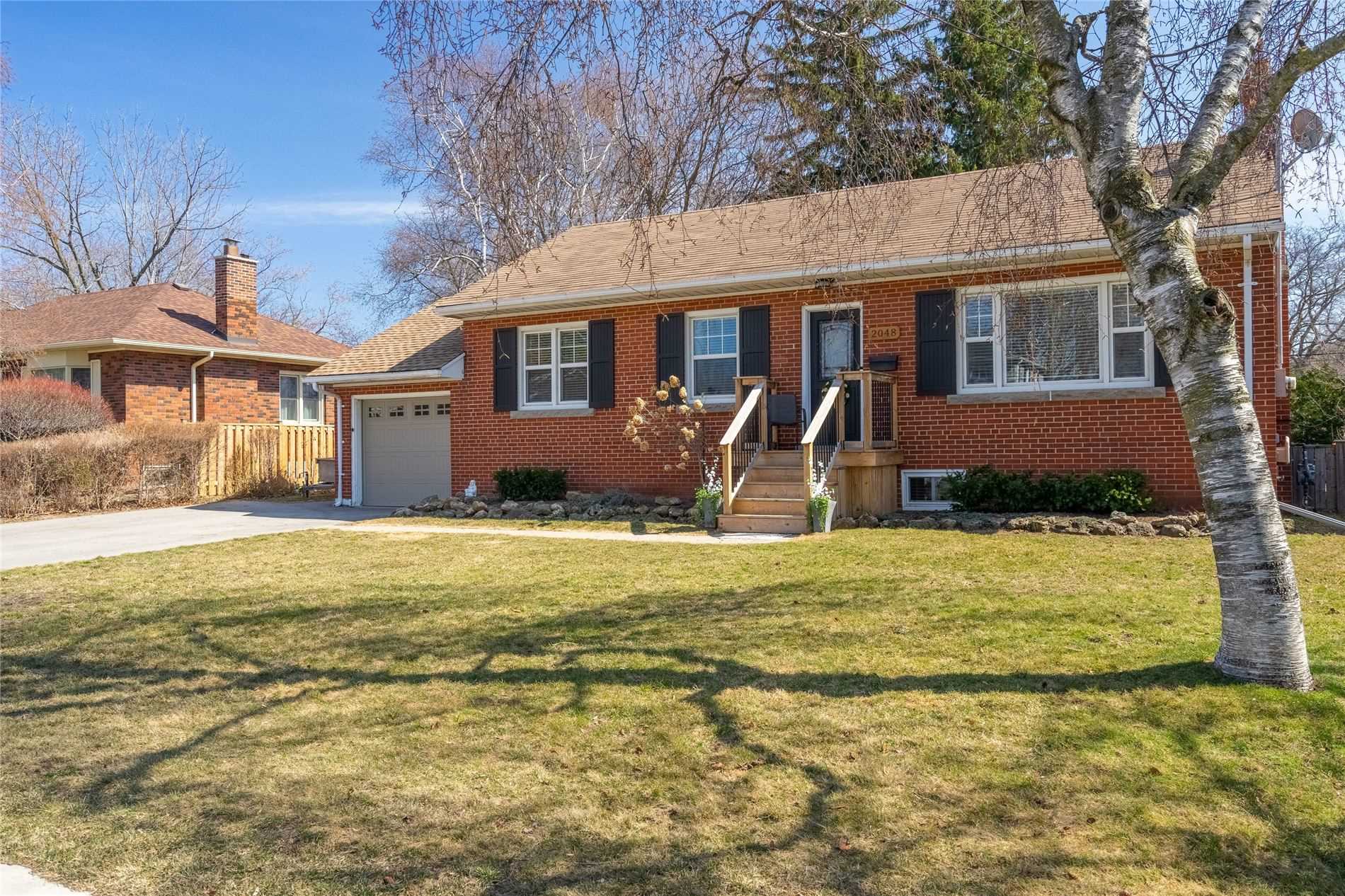 2048 Edinburgh Drive, Burlington, ON, L7R 2C9