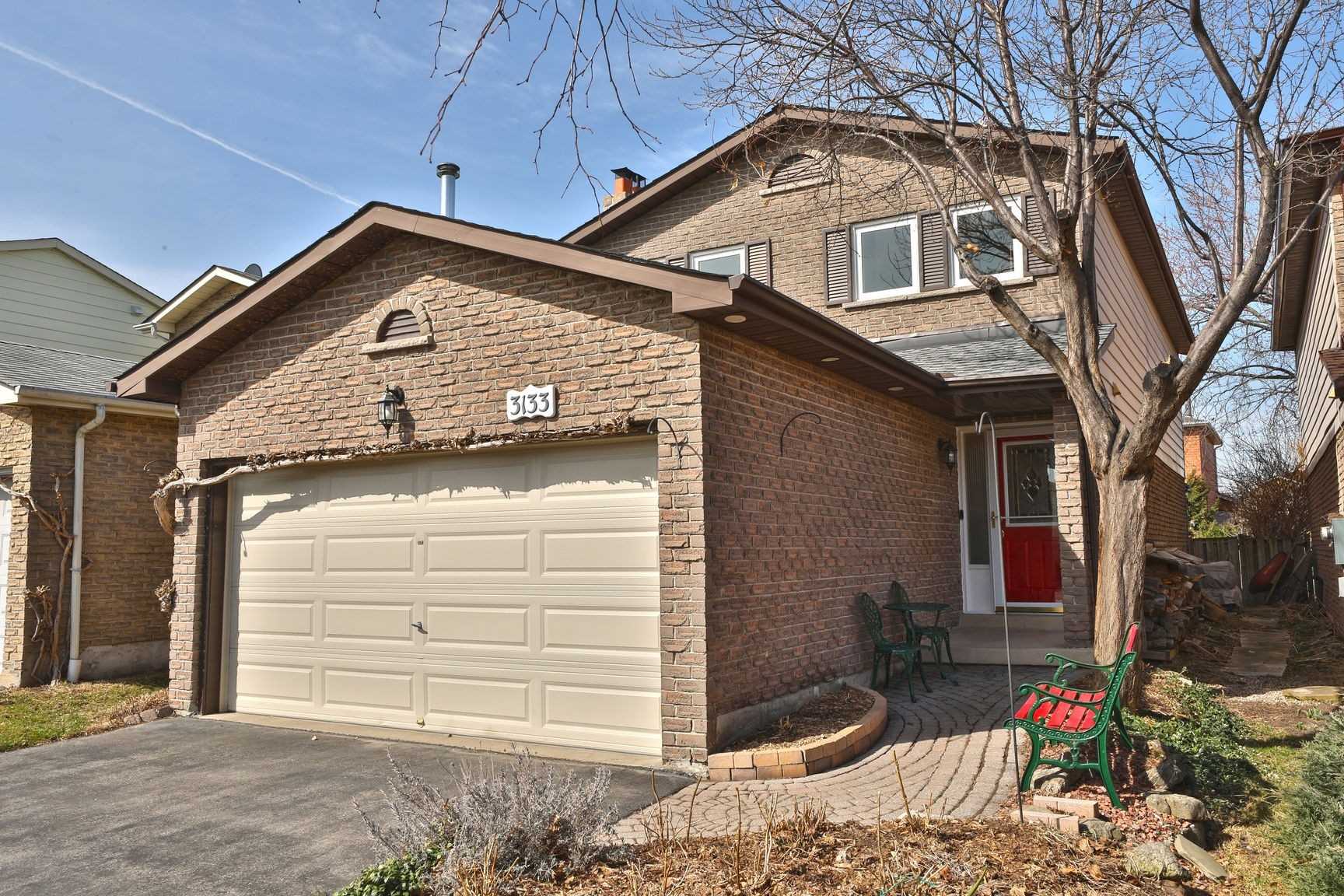 3133 Harris Cres  