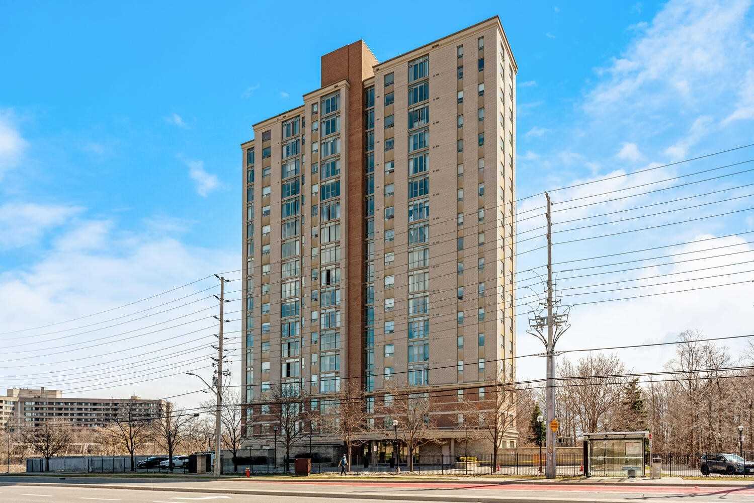 602 - 200 Burnhamthorpe Rd E  