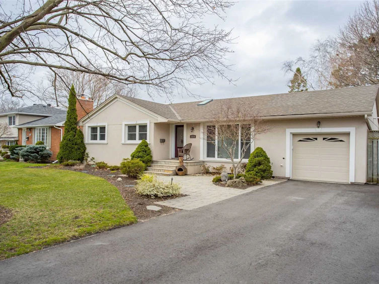 286 Strathcona Drive, Burlington, ON, L7L 2E1