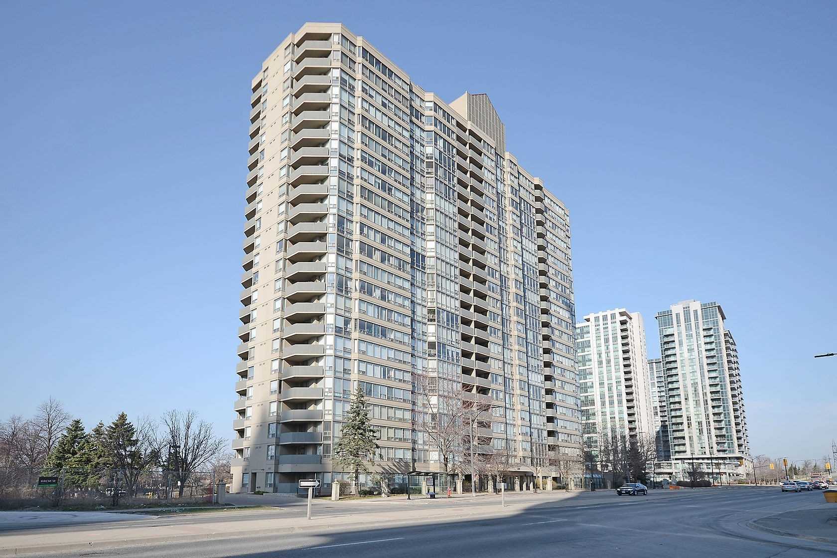1005 - 330 Rathburn Rd W  
