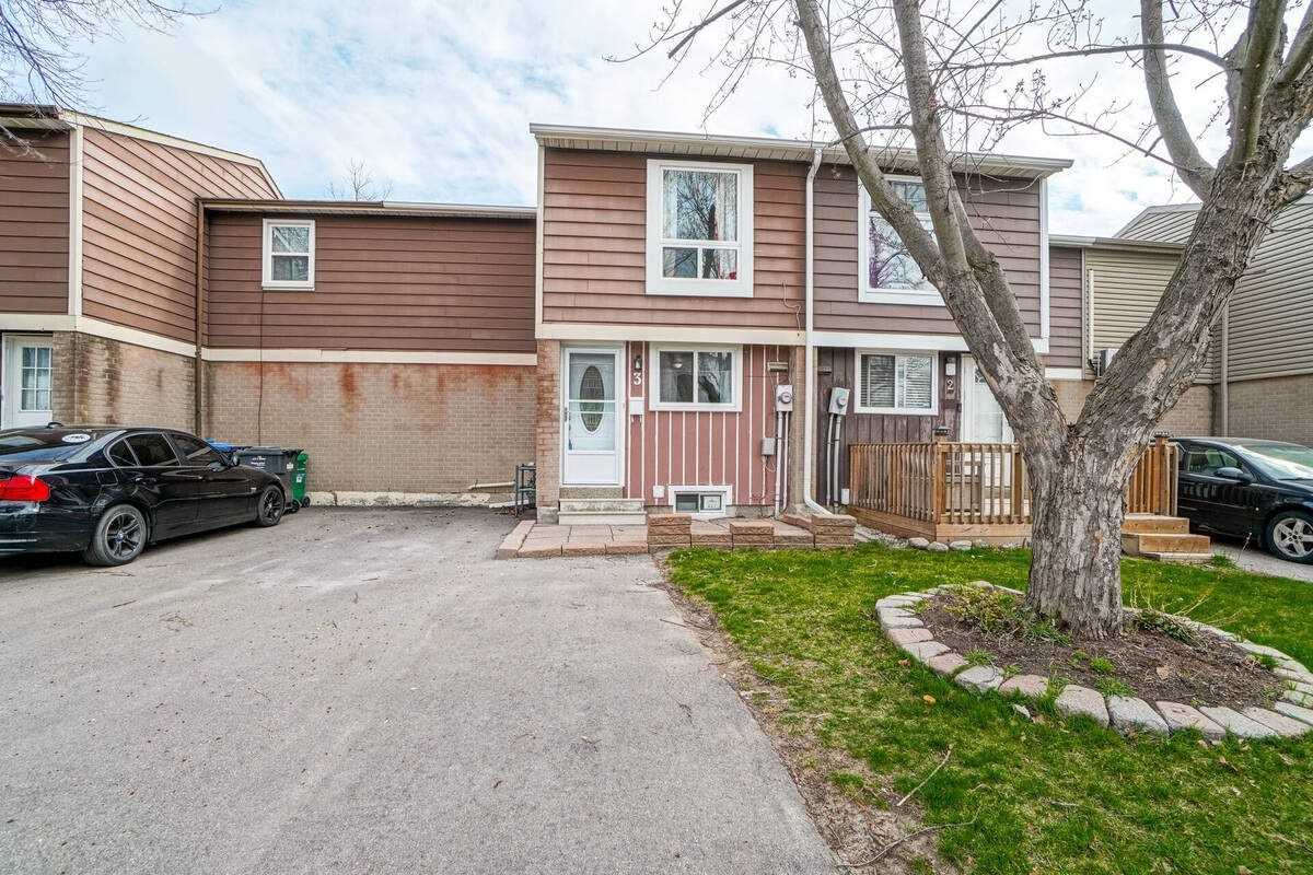 3 Jasmine Square, Brampton, ON, L6S 2N1
