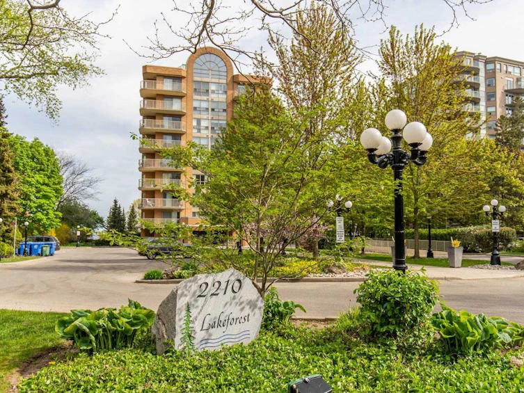 405-2210 Lakeshore Road, Burlington, ON, L7R 4J9