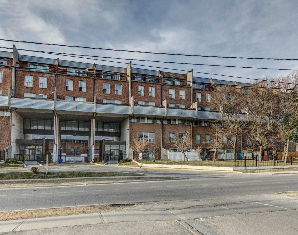 225-10 Eddystone Avenue, Toronto, ON, M3N 2T2