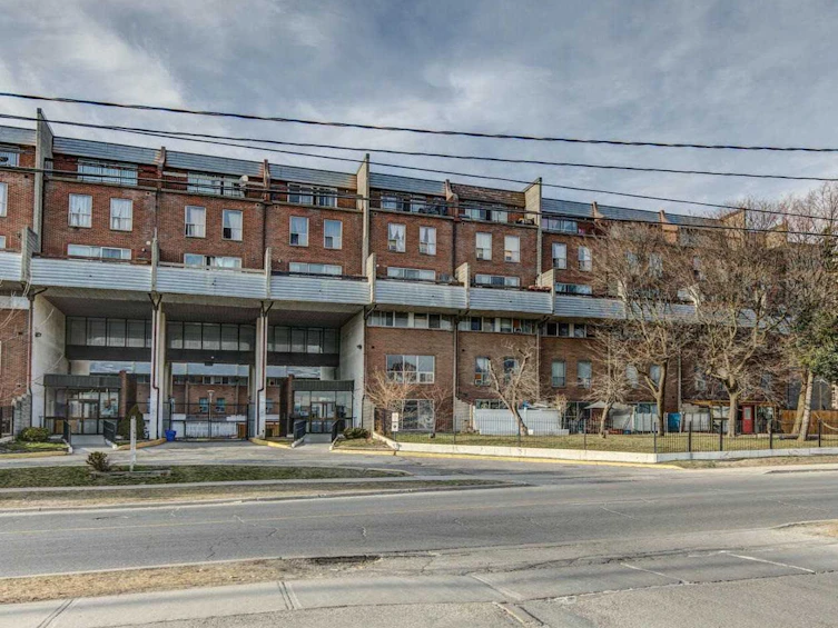225-10 Eddystone Avenue, Toronto, ON, M3N 2T2