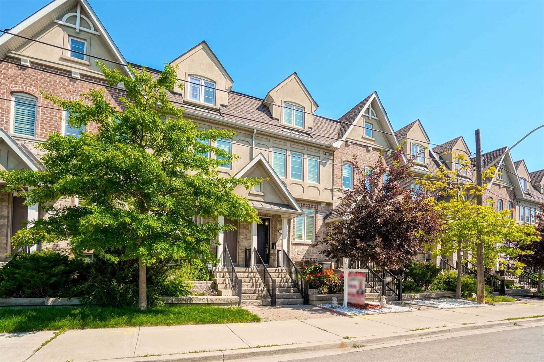 28 Mendota Road, Toronto, ON, M8Y 1E8