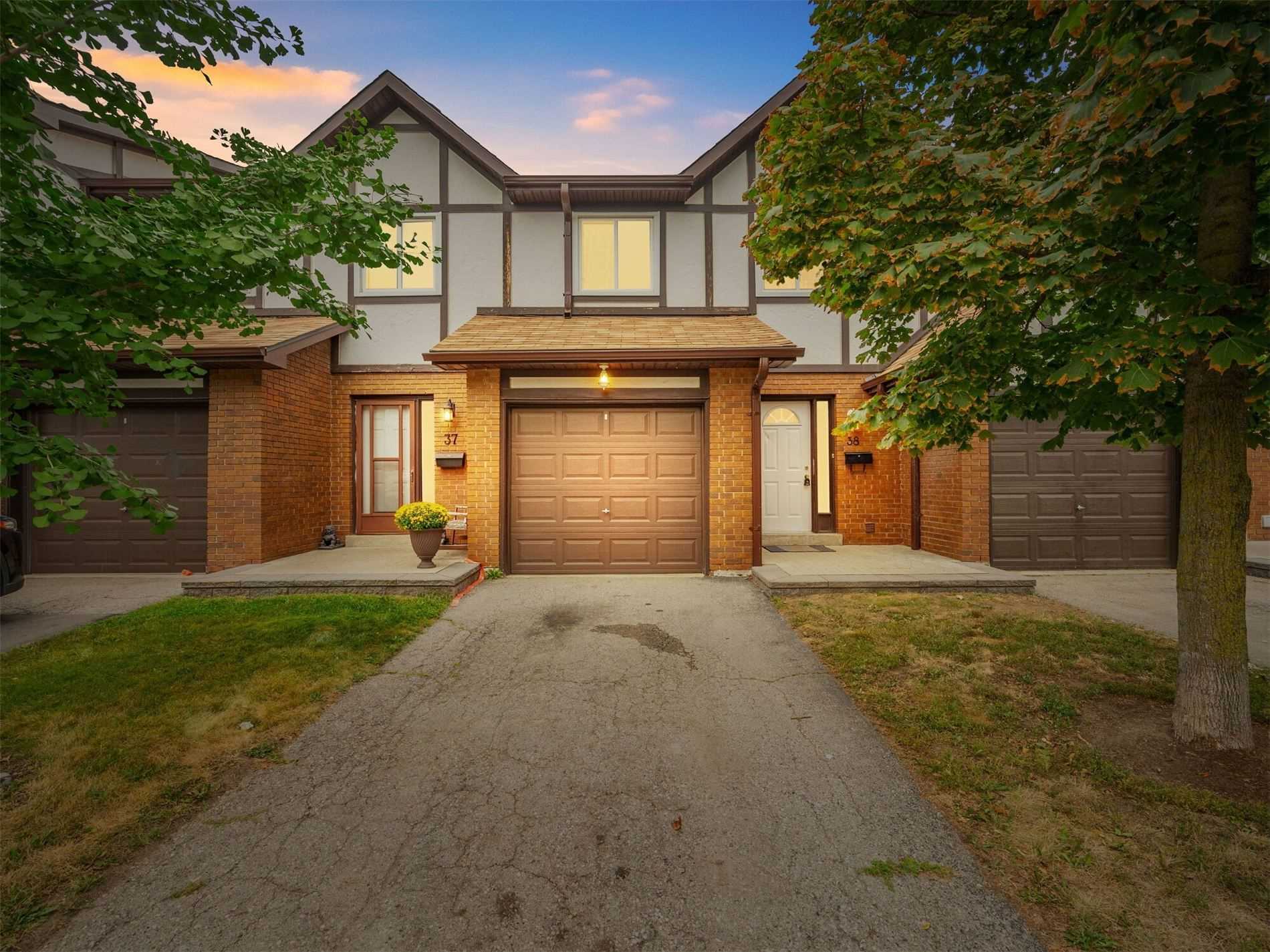 38-1755 Rathburn Road E, Mississauga, ON, L4W 2M8