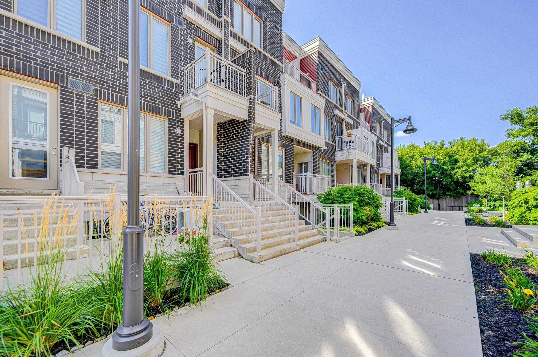 11-140 Long Branch Avenue, Toronto, ON, M8W 0A9