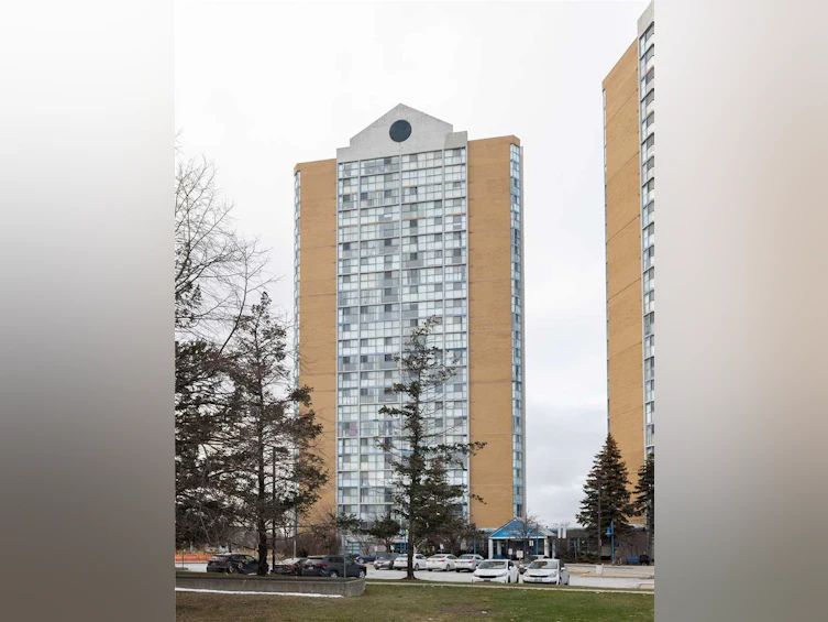 805-25 Trailwood Drive, Mississauga, ON, L4Z 3K9