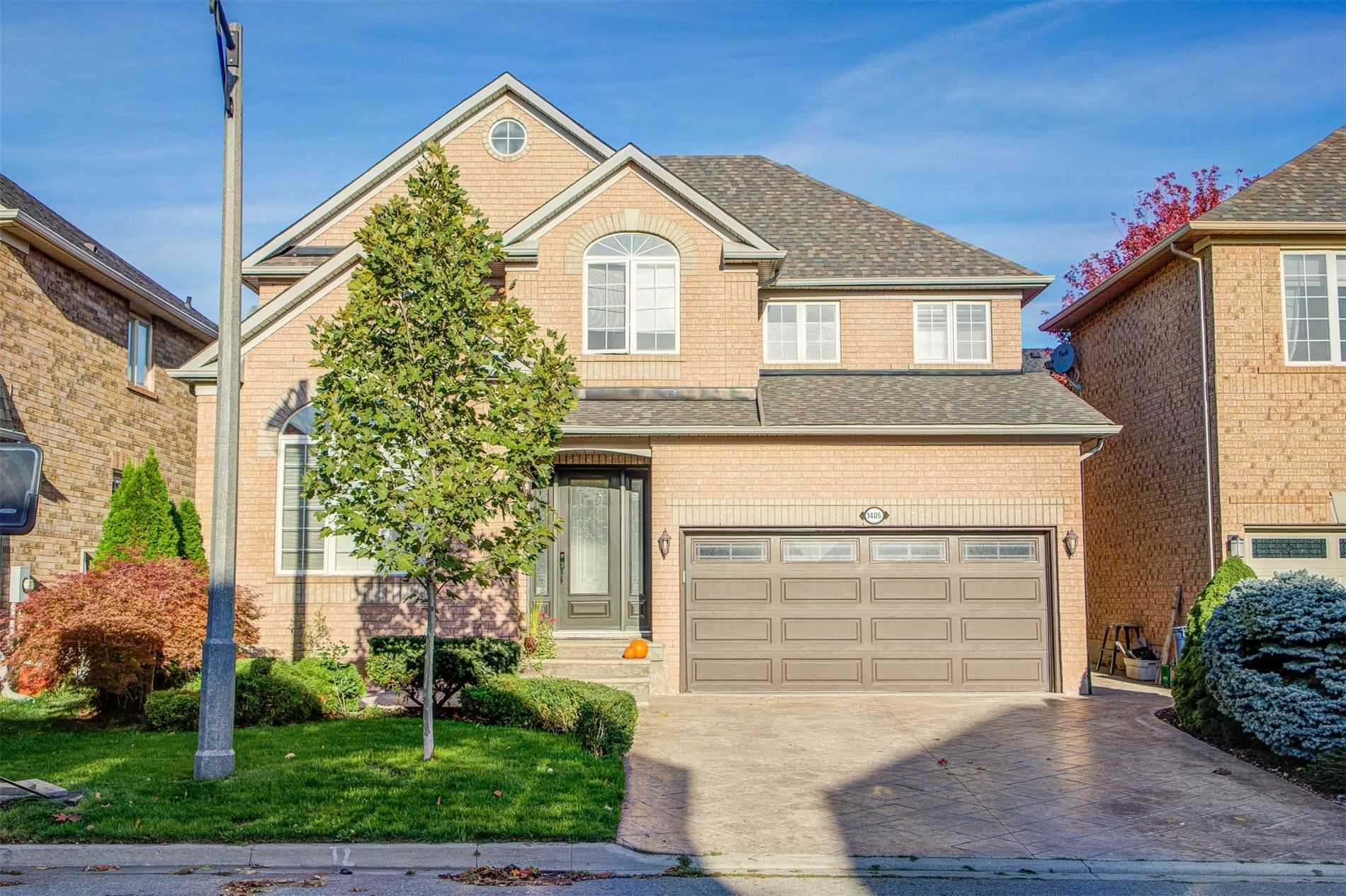 1405 Thorncrest Crescent, Oakville, ON, L6M 3Y9
