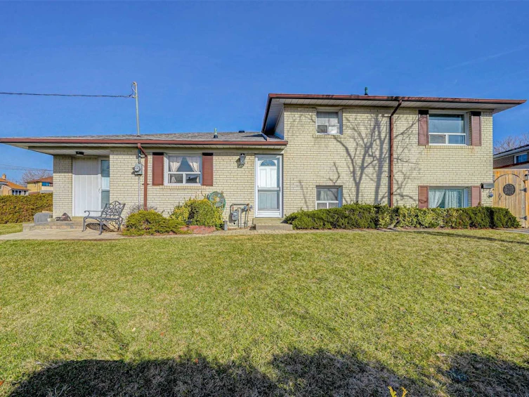 69 Frankton Crescent, Toronto, ON, M3J 1C2