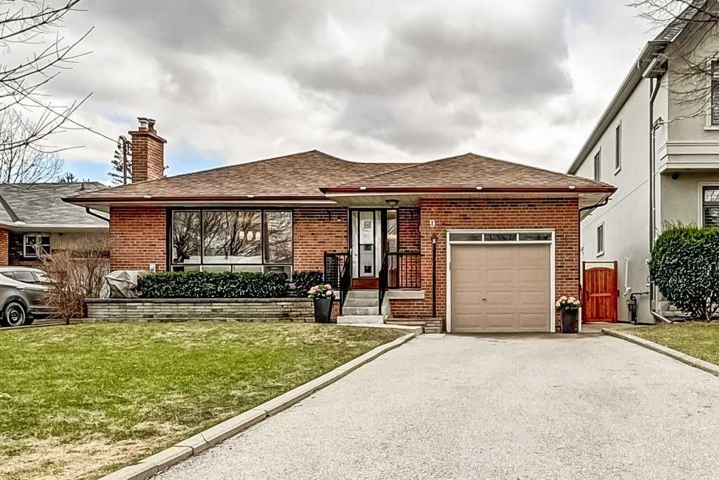 9 Cardigan Road, Toronto, ON, M8Z 2V8