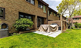 40-2605 Woodchester Drive, Mississauga, ON, L5K 2E3