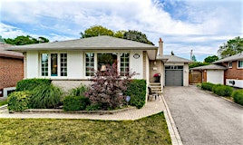 11 Thelmere Place, Toronto, ON, M9R 2B6