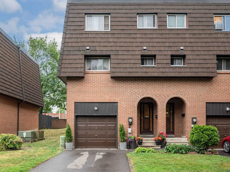 60 Darras Court, Brampton, ON, L6T 1W7