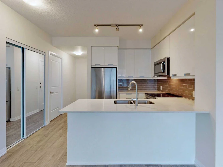 1002-65 Watergarden Drive, Mississauga, ON, L5R 0G9