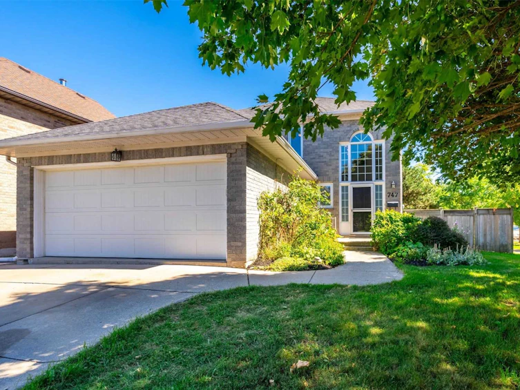 747 Hawkins Crescent, Burlington, ON, L7S 2E1