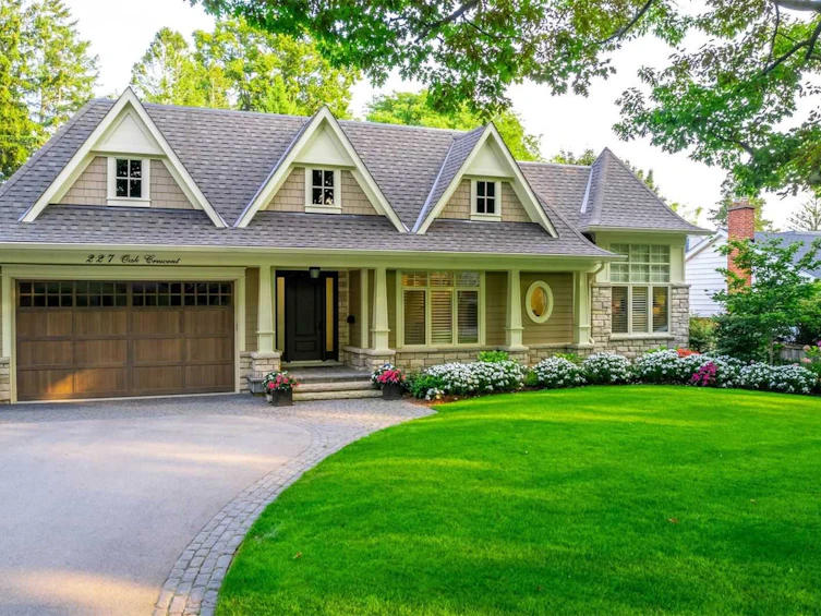 227 Oak Crescent, Burlington, ON, L7L 1H3