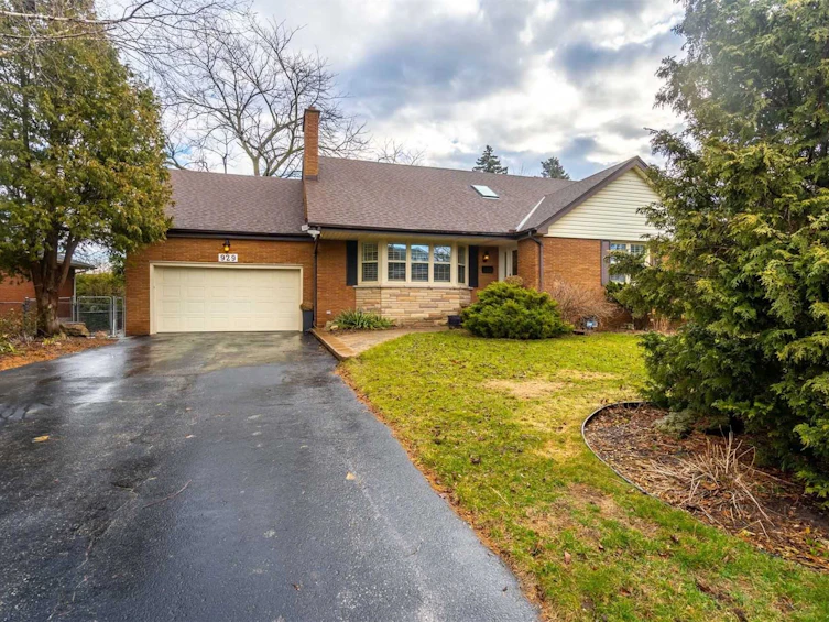 929 Eagle Drive, Burlington, ON, L7T 3A5
