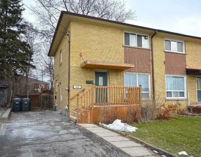 3515 Queenston Drive, Mississauga, ON, L5C 2G8