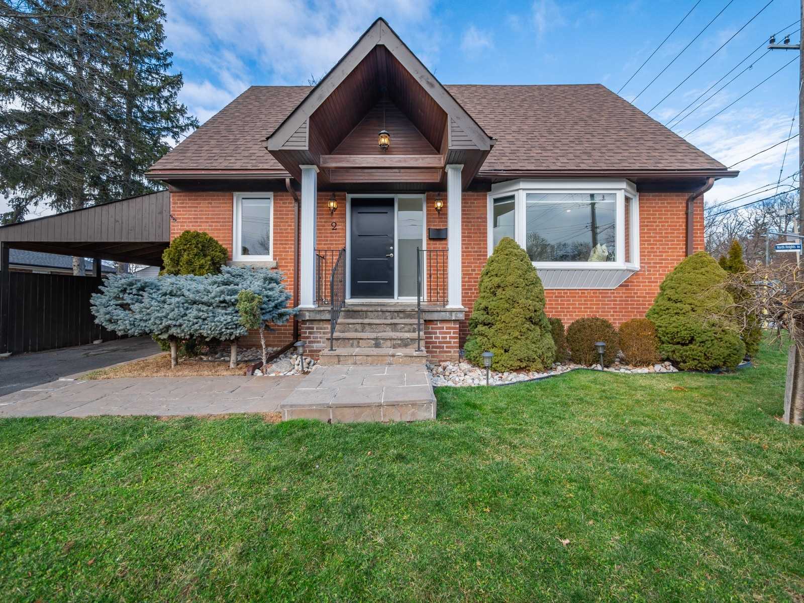 2 North Heights Road, Toronto, ON, M9B 2T1