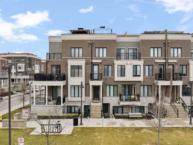 13-150 Long Branch Avenue, Toronto, ON, M8W 0B1