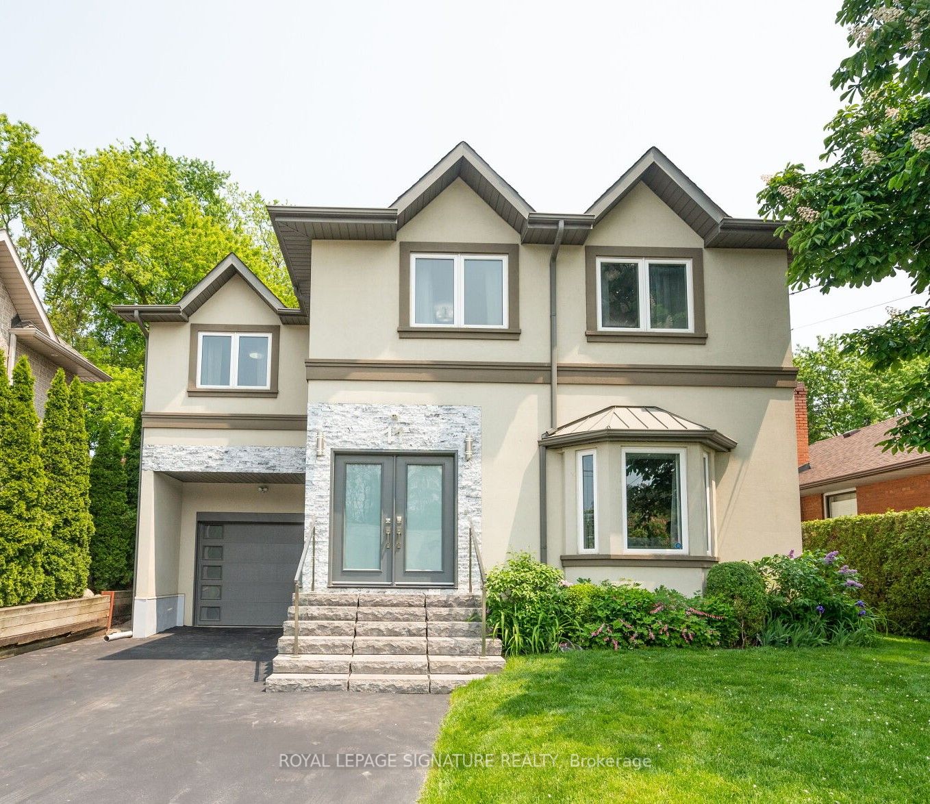 11 Bonnyview Drive, Toronto, ON, M8Y 3G5