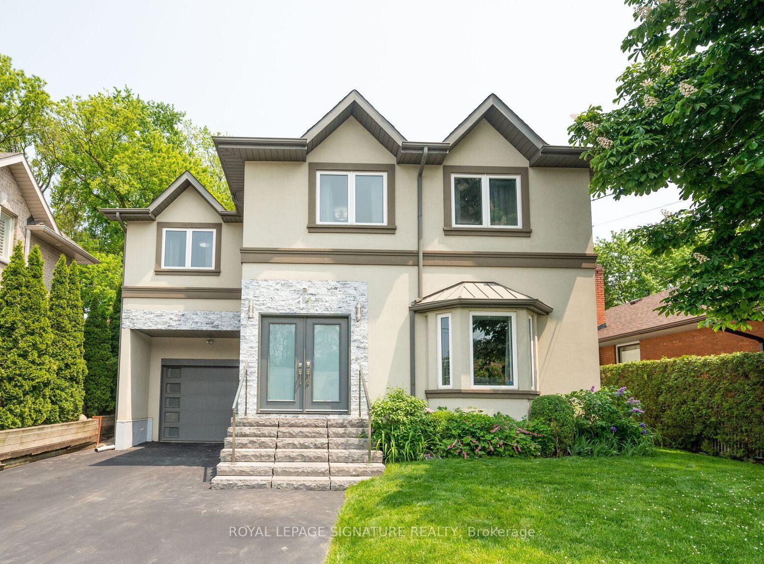 11 Bonnyview Drive, Toronto, ON, M8Y 3G5