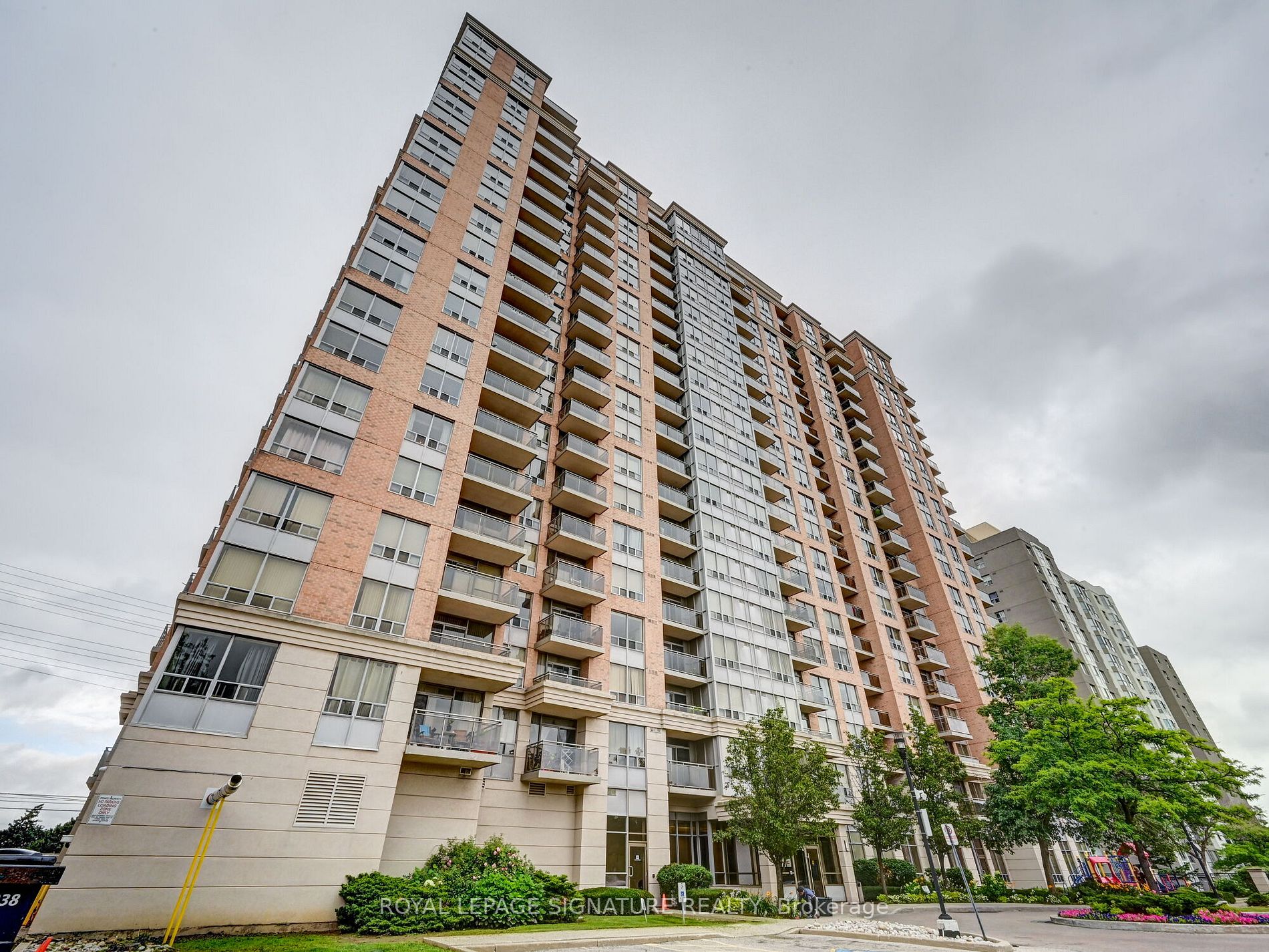 805-55 Strathaven Drive, Mississauga, ON, L5R 4G9